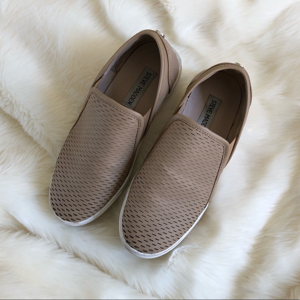 Steve Madden slides
